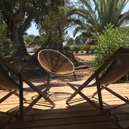 Fiori Di Cala Rossa Lejlighedshotel Lecci