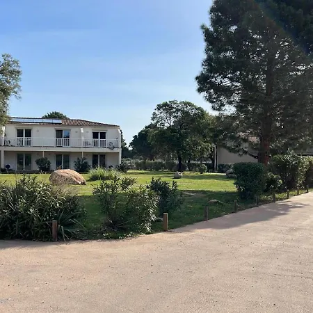 Lejlighedshotel Fiori Di Cala Rossa 2*