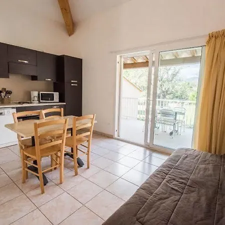 Lejlighedshotel Fiori Di Cala Rossa 2*