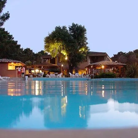 Fiori Di Cala Rossa Lejlighedshotel Lecci