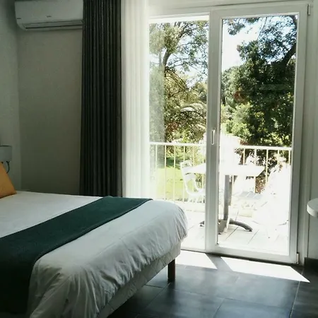 Fiori Di Cala Rossa Lejlighedshotel 2*