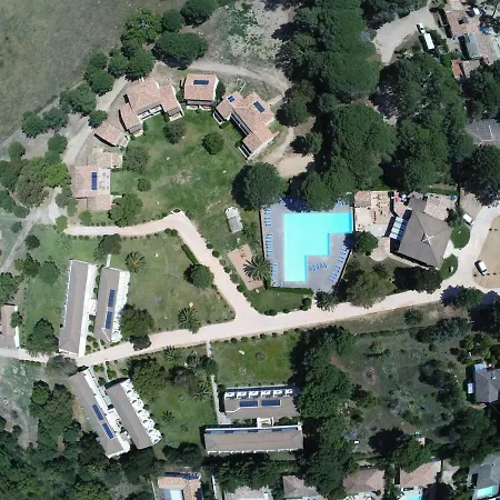 Lejlighedshotel Fiori Di Cala Rossa 2*