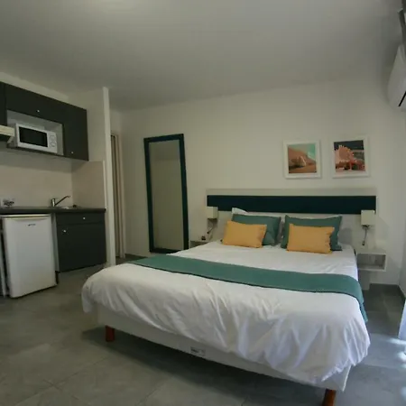 Lejlighedshotel Fiori Di Cala Rossa 2*