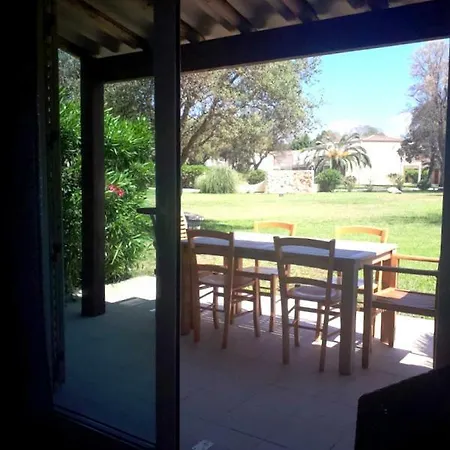 Fiori Di Cala Rossa Lejlighedshotel 2*