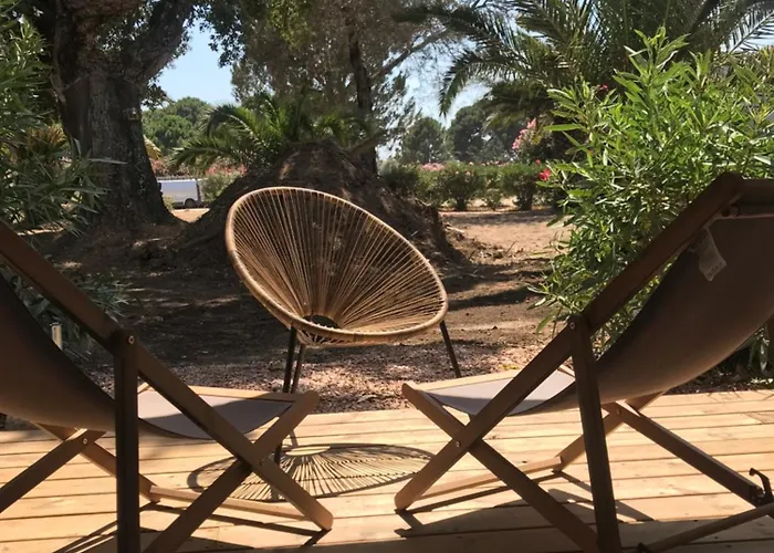 Fiori Di Cala Rossa Apart Otel Lecci