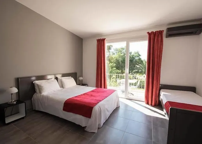 Fiori Di Cala Rossa 2* Lecci