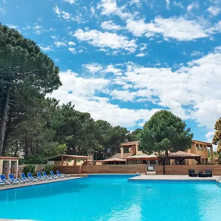 Lägenhetshotell Fiori Di Cala Rossa