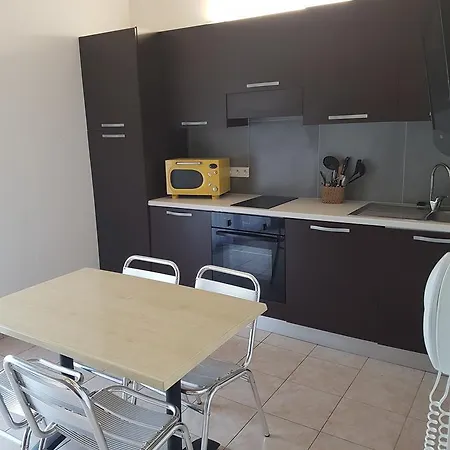 Fiori Di Cala Rossa 2* Lecci