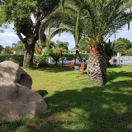Fiori Di Cala Rossa Lägenhetshotell Lecci