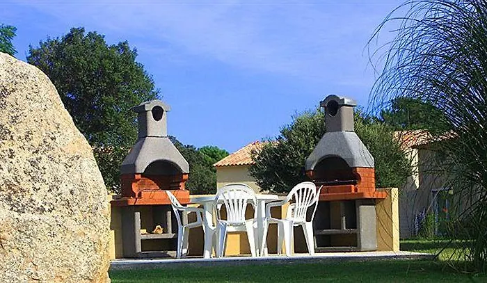 Aparthotel Fiori Di Cala Rossa Lecci