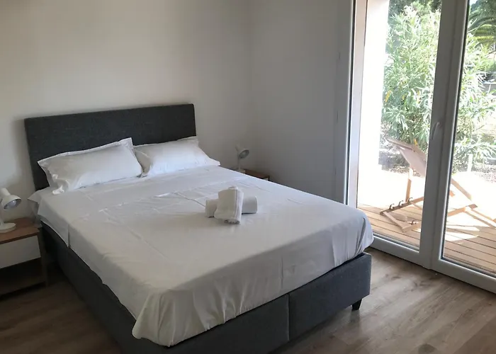 Fiori Di Cala Rossa Aparthotel 2*