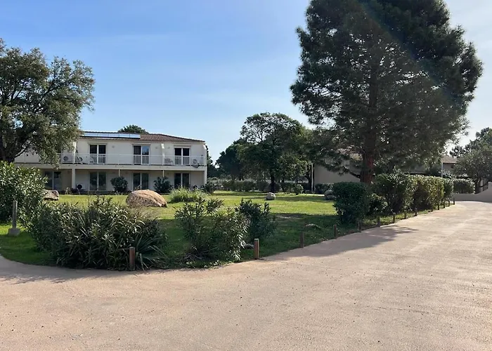 Aparthotel Fiori Di Cala Rossa 2*