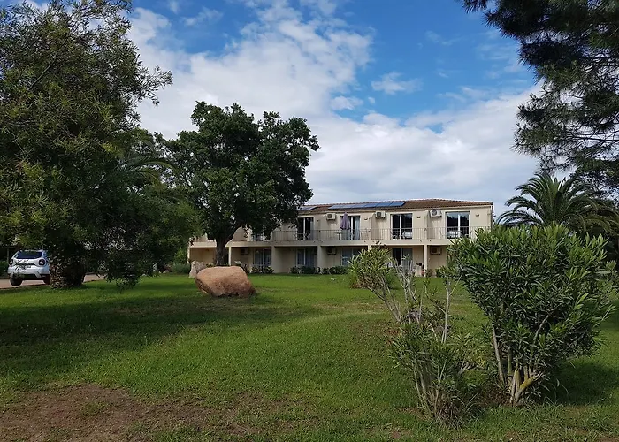 Fiori Di Cala Rossa Aparthotel Lecci