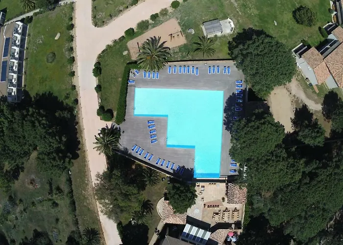 Aparthotel Fiori Di Cala Rossa